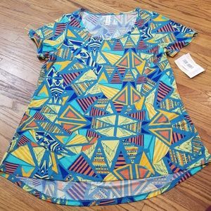 NWT Medium Lularoe Classic T